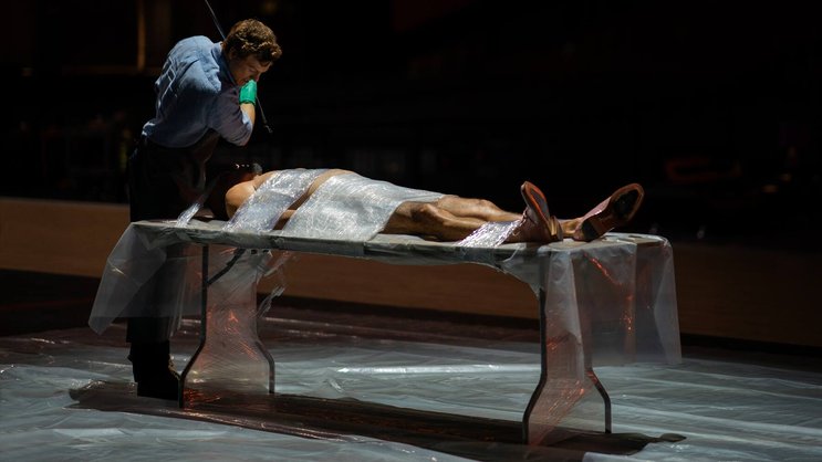 Dexter Morgan (Patrick Gibson) muss erst lernen, mit seinen Mordgelüsten umzugehen.