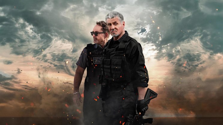 Actionstreifen vom Fliessband, der mit dem grossen Namen von Sylvester Stallone (r.) wirbt: «Armor».