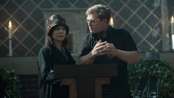 Hannah Herzsprung am Set mit Drehbuchautor und Regisseur Henk Handloegten.