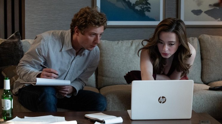 Am Datensammeln: Jeff (Jeremy Allen White) und Frances (Mikey Madison).