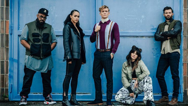 Gaunerquintett (v. l.): Rolph (Guz Khan), Gwendoline, Ludwig Dieter, Korina und Brad Cage (Stuart Martin).