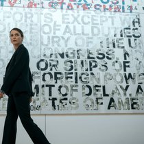 Flott auf dem Politparkett unterwegs: US-Botschafterin Kate Wyler (Keri Russell).