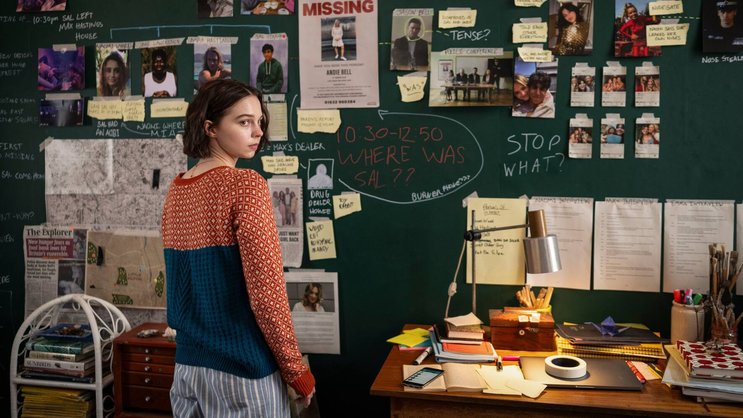 Mördersuche als Schulprojekt: Pip (Emma Myers) sucht nach der Wahrheit.