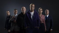Die Dreharbeiten zur sechsten und letzten «Better Call Saul»-Staffel verzögerten sich wegen der Corona-Pandemie und weil Hauptdarsteller Bob Odenkirk (vorne) am Set einen Herzinfarkt erlitt.