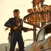 Lucy (Ella Purnell) lernt langsam, sich in der tödlichen Umgebung zu behaupten.