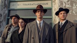 Varian Fry (Cory Michael Smith, 2.v.r.): «Noch sind die Deutschen nicht da – aber bald.»