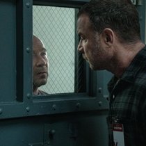 Jurek Walter (Stephen Graham, l.) und Jonah Lynn (Liev Schreiber).