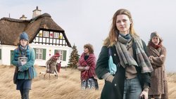 Sonja (Christiane Paul, r.) rechnet mit verkorkster Vergangenheit ab.