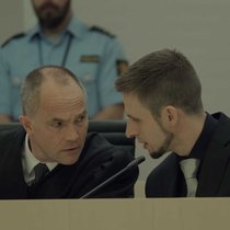 Wie verteidigt man einen Massenmörder wie Breivik (Danielsen Lie, r.)?