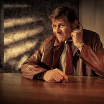 Lässt das Publikum stets wissen, was er denkt: Privatdetektiv Maloney (Marcus Signer). 