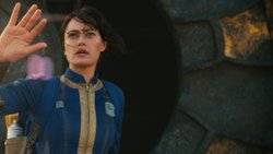 Lucy (Ella Purnell) sieht endlich den Himmel.