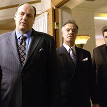 Mafia-Familie zum Anfassen (v.l.): Christopher (Michael Imperioli), Tony Soprano (James Gandolfini), Paulie (Tony Sirico) und Silvio (Steven Van Zandt).