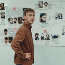 Der Polizei­beamte Laudin (Albrecht Schuch) weiss, dass der IS auch in NRW rekrutiert.