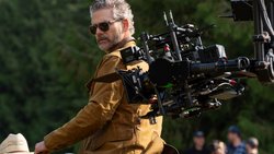 Eric Bana alias Kyle Turner darf eine weitere Staffel von «Untamed» drehen.