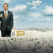 Richard Sackler (Matthew Broderick) lässt die Schmerzen verschwinden. Aber der Preis dafür ist hoch!