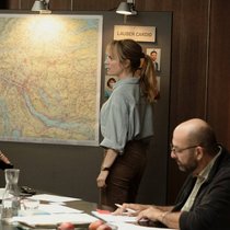 Zeitbombe bei Ott (Carol Schuler, l.) und Grandjean (Anna Pieri Zuercher): Jeden Moment könnte irgendwo das nächste Opfer tot umfallen.