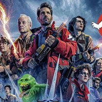 Gary (Paul Rudd, M.), Ray (Dan Aykroyd, 2. v. l.), Peter (Bill Murray) und Co. fackeln wieder Geister ab.