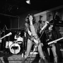 Die Ramones mit Sänger Joey Ramone (2. v. r.).