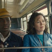 Micheal Ward und Olivia Colman in «Empire of Light».