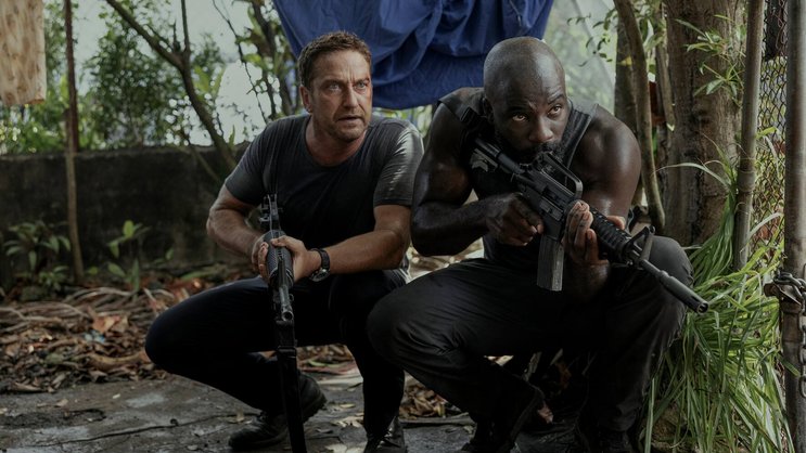 Pilot Brodie (Gerard Butler) und Louis (Mike Colter) wehren sich gegen philippinische Rebellen.