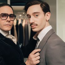 Die Liebe seines Lebens: Karl Lagerfeld (Daniel Brühl, l.) und Jacques de Bascher (Théodore Pellerin).
