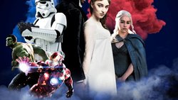 Links:Disney+ | Abonnenten: 95 Millionen | Besonderes: Besitzt auch Marvel, Lucasfilm, Fox, Pixar, Nat. Geo & Star | Originals: «The Mandalorian», «Sam - Ein Sachse» (in Produktion)Mitte:Netflix | Abonnenten: 204 Millionen | Besonderes: Setzt vorwiegend auf Eigenproduktionen | Originals: «Lupin», «Bridgerton», «Das Damengambit», «Dark»Rechts:Sky Show | Abonnenten: keine Angaben | Besonderes: Beinhaltet auch mehrere TV-Sender. Darunter TNT Serie, SyFy, Sky Atlantic, Fox, National Geographic u. a. | Originals: «Der Pass», «8 Tage», «Chernobyl», «Tin Star»