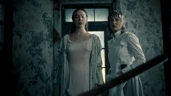 Verhängnisvolle Kooperation: Lizzie (Ella Beatty, l.) und Dienstmädchen Bridget (Vicky Krieps).