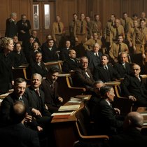 Offener Schlagabtausch im Reichstag: Der Streit zwischen SPD und NSDAP droht zu eskalieren.