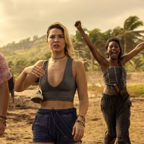 John B. (Chase Stokes), Sarah (Madelyn Cline) und Cleo (Carlacia Grant, v. l.) geniessen Poguelandia.