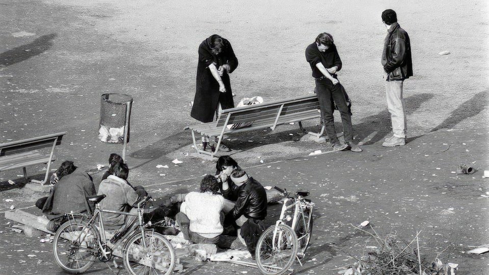Der «Needle Park» in Zürich zog Süchtige von überall an.