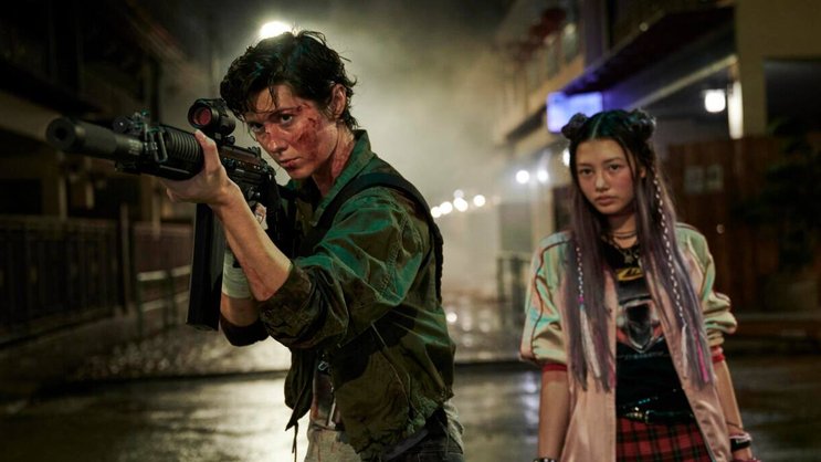 Duo infernale: Ani (Miku Martineau, r.) hilft Kate (Mary Elizabeth Winstead), an die Yakuza heranzukommen.