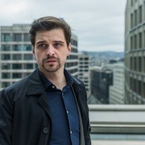 Noch ist Michi (Julian Koechlin) in der Grossstadt – bald zieht’s ihn auf die Neumatt.