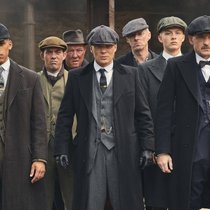Todschick und ultrabrutal: die Peaky Blinders um Thomas Shelby (Cillian Murphy, M.).