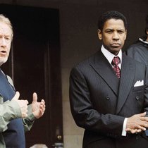 Zwei Meister am Werk: Ridley Scott (l.) und Denzel Washington.