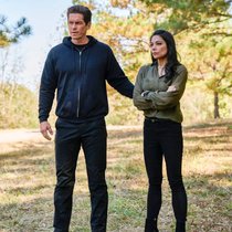 Kommen gegen Arnold Schwarzenegger und Jamie Lee Curtis nicht an: Steve Howey und Ginger Gonzaga.