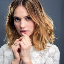 Star des Monats: Lily James.