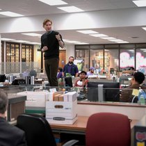 Mimt den Chef im «Office»-Spinoff: Domhnall Gleeson in «The Paper».
