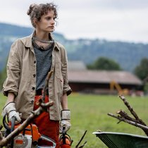 Kann sich in der 3. Staffel verwirklichen: Sophie Hutter als Sarah Wyss in «Neumatt».