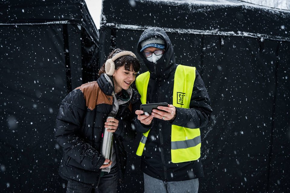 WilderDreharbeiten Staffel 4Sarah Spale und Regisseur Claudio FÃ¤h2021Copyright: SRF/Pascal Mora
