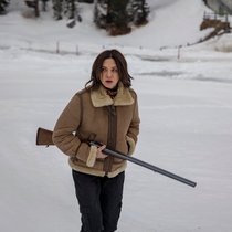 Ex-Agentin Anna (Asia Argento) hat den Umgang mit Waffen nicht verlernt.