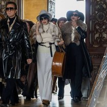 Ewan McGregor (2.v.l.) verkörpert den Modeschöpfer Roy Halston Frowick perfekt.