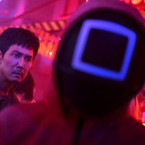Den kennen wir doch! Seong Gi-hun (Lee Jung-jae), Sieger in Staffel 1, mischt wieder mit – aber diesmal aus anderen Gründen.