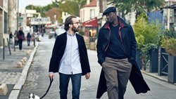 Gassi zu dritt: Die Freunde Assane (r.), Benjamin und Hündchen «J’accuse»..