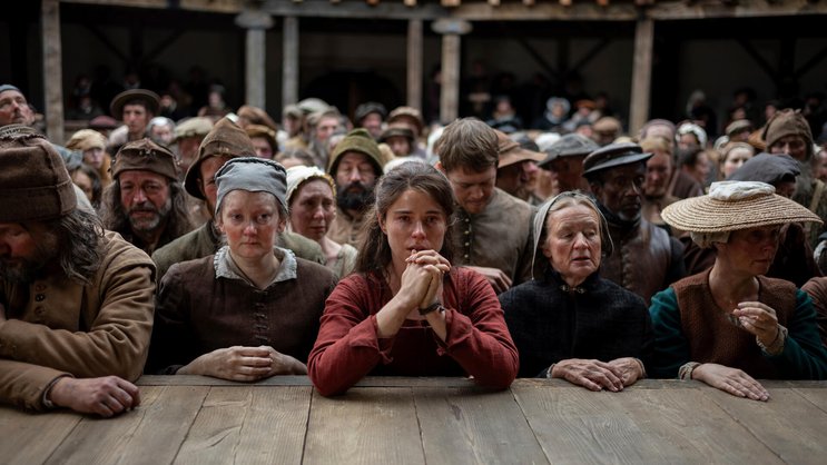 Mittendrin: Shakespeares Frau (Jessie Buckley) an der Aufführung von «Hamlet».