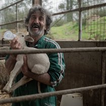 Jööö! Luis Zahera sorgt als Landtierarzt Anton für herrlich gute Laune.