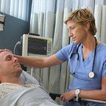Paul Schulze als Eddie and Edie Falco als Jackie Peyton in «Nurse Jackie».