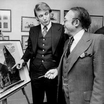 Renovation des Commodore Hotel in New York, eines von Donald Trumps (l.) Projekten.