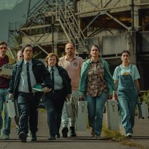 Drama, Baby! Der coole «Tschugger»-Cast schreitet im Zeitlupentempo zum finalen Showdown.