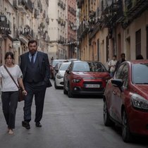 Zu schlau für diese Welt: Antonia Scott (Vicky Luengo) mit Jon Gutiérrez (Hovik Keuchkerian).