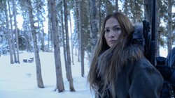 Jennifer Lopez als namenlose Auftragskillerin mit Beschützerinstinkt.